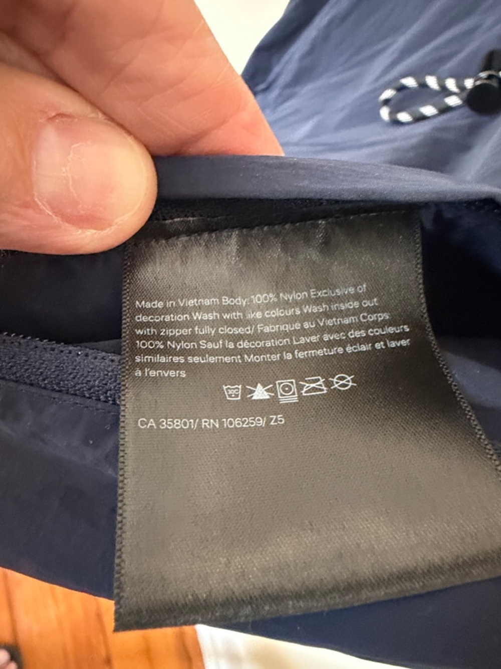 LululemonTwo-Tone Navy and Black Evergreen Pullover Anorak - Picture 2 of 4